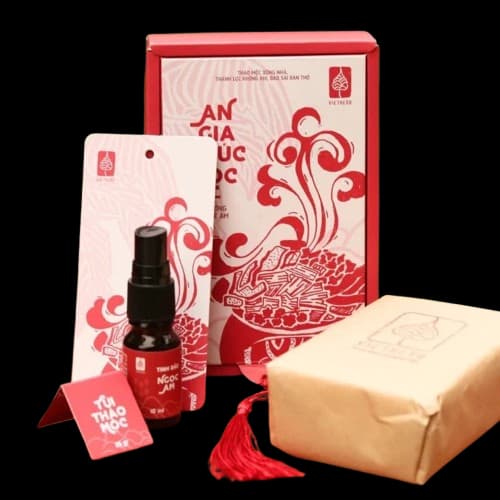 Thảo mộc xông nhà hương bách